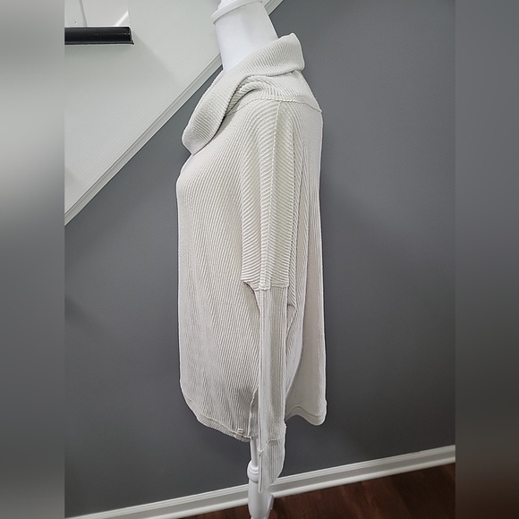 We the Free Juicy Cowl Neck Open Back Top Long Sleeve XSmall Oversized Soft - Picture 3 of 7